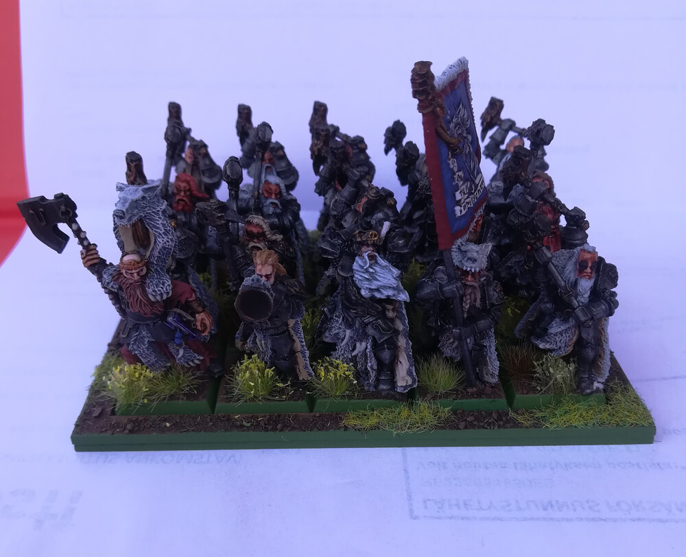 teenwolfs1.jpg (3.4 MiB) Katsottu 508 kertaa Teutogen guard. Mitäs näistä sanoisi, tykkään pelissä ja pelin ulkopuolella. Lipun teksti on niin pientä kuin saan tehtyä, joten tilaa ei ollut kieliopillisesti oikealle lauseelle, tuli vähän siansaksaa siitä, mutta kyllä se fiilikseen kai sopii silti. Maalattu kesällä 2020.