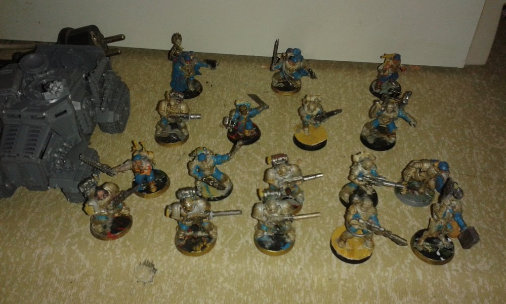 Koko armeija. Kaks ekaa riviä infantry squad, sitten command squad ja kaks HQ:ta ja Master of Ordnance