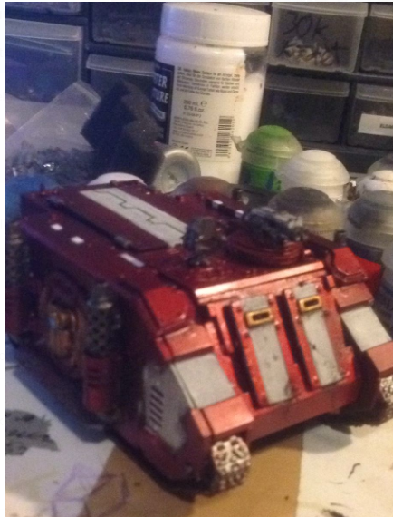 Veteraanien Rhino joka muuntautuu Damocles Command Rhinoksi tarvittaessa